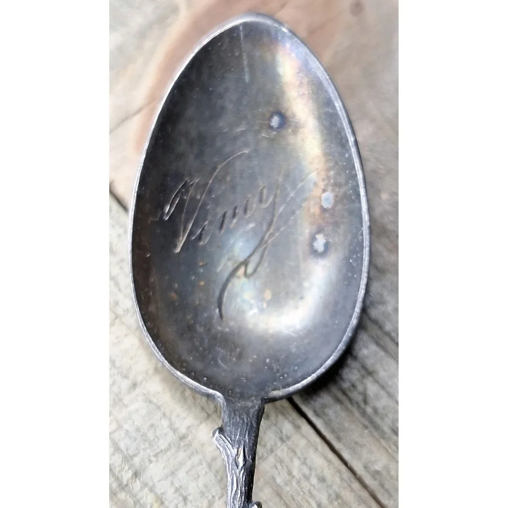 Vintage Vimy France‎ Souvenir Spoon Twig Handle Fleur-de-Lis Crest Heraldic